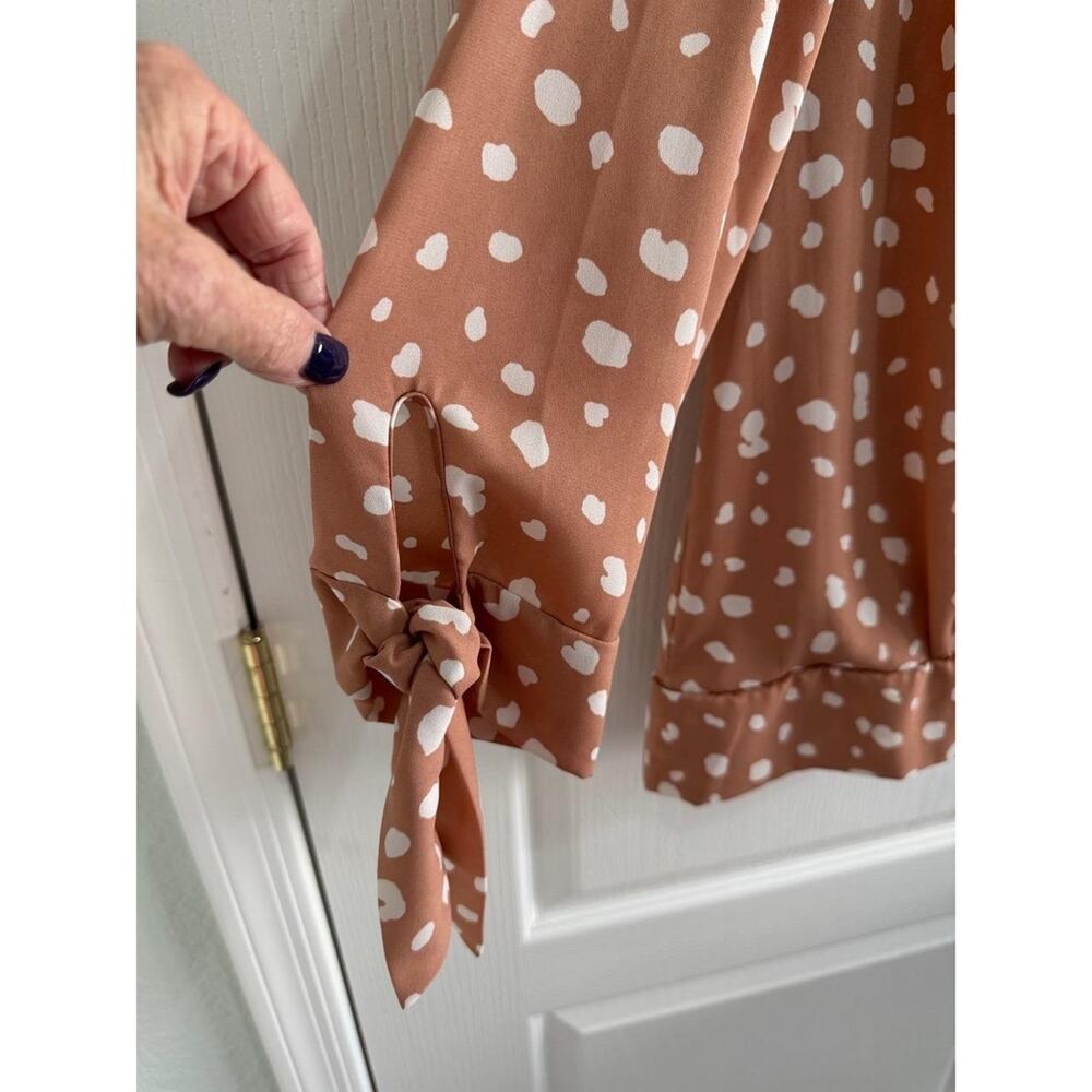 West Kei Blouse Womans Medium Tan Polka Dot Surplice Tie-Sleeve Blouse Office - Picture 4 of 10